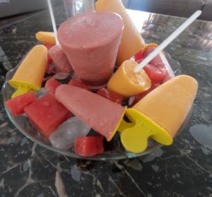 strawberry and raspberry homemade fruit popsicle