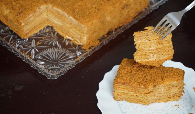 Honey cake charming and crumbly - S & A Recipes